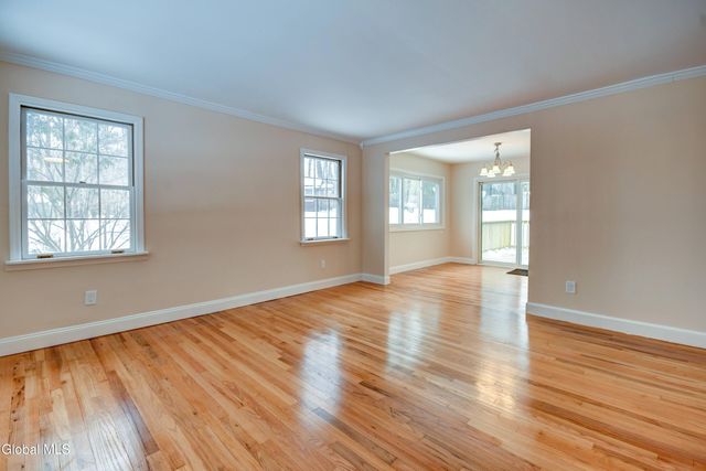 5 Deerleap Place, Saratoga Springs, NY 12866