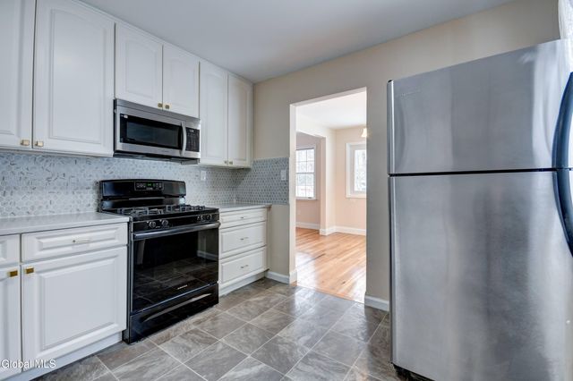 5 Deerleap Place, Saratoga Springs, NY 12866