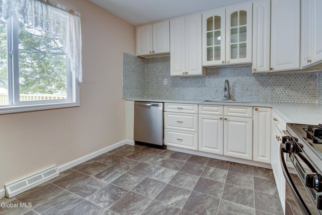 5 Deerleap Place, Saratoga Springs, NY 12866