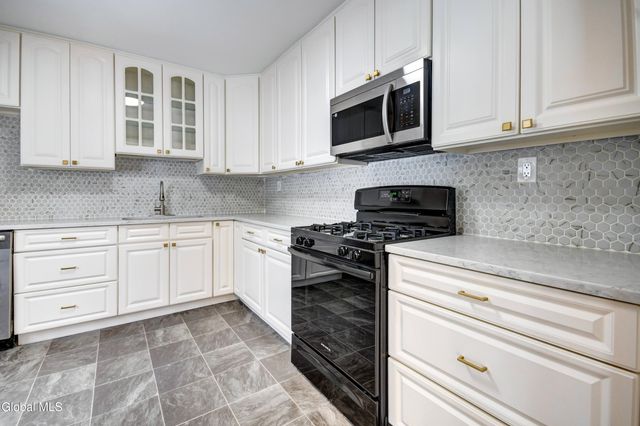 5 Deerleap Place, Saratoga Springs, NY 12866