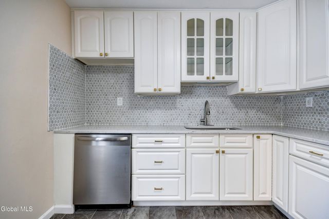 5 Deerleap Place, Saratoga Springs, NY 12866