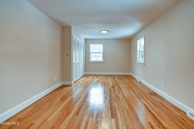 5 Deerleap Place, Saratoga Springs, NY 12866