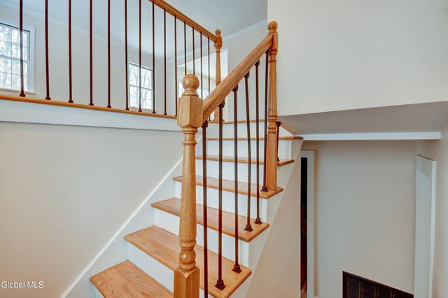 5 Deerleap Place, Saratoga Springs, NY 12866