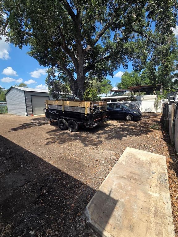 Image 12 of property listing at 5823 BARRY LANE, Tampa, FL 33634