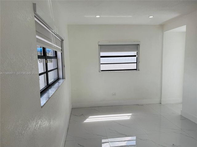 706 W 40th Pl Efficiency, Hialeah, FL 33012