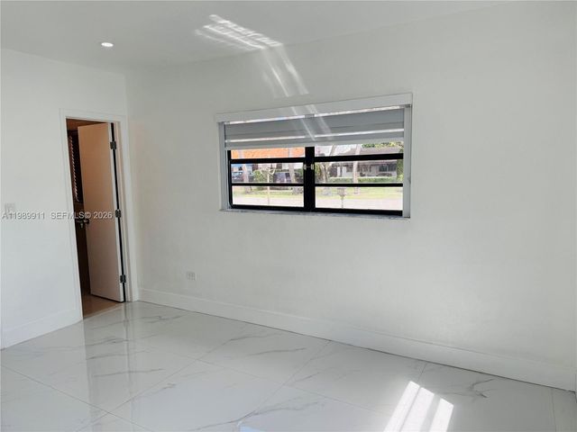 706 W 40th Pl Efficiency, Hialeah, FL 33012