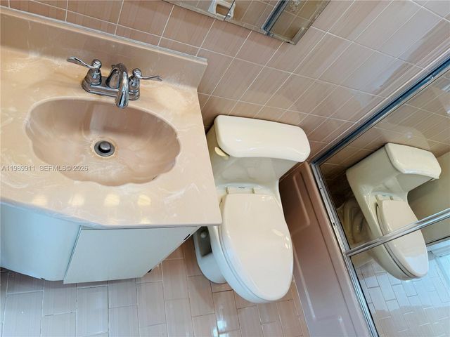 706 W 40th Pl Efficiency, Hialeah, FL 33012