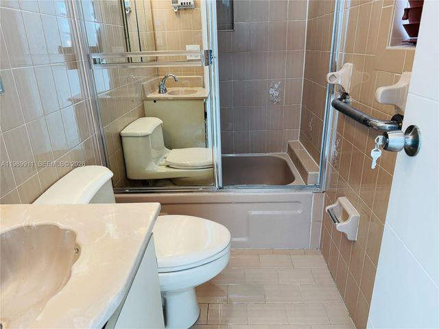 706 W 40th Pl Efficiency, Hialeah, FL 33012