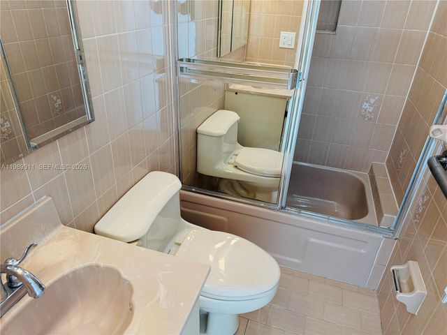 706 W 40th Pl Efficiency, Hialeah, FL 33012