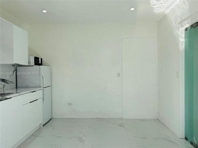 706 W 40th Pl Efficiency, Hialeah, FL 33012