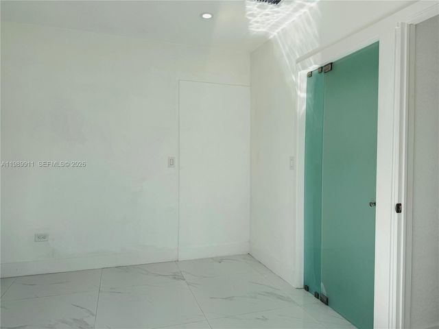 706 W 40th Pl Efficiency, Hialeah, FL 33012