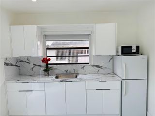 706 W 40th Pl Efficiency, Hialeah, FL 33012