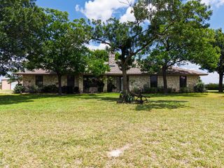 120 Rae LN, Jarrell, TX 76537