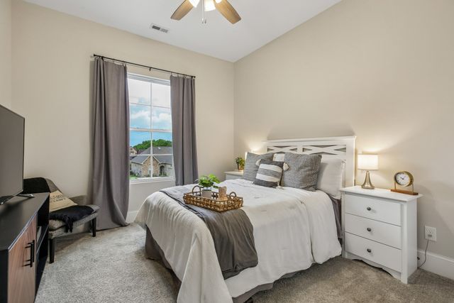 166 Cobbler Cir, Hendersonville, TN 37075
