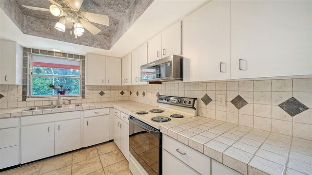 2839 RIVIERA DRIVE, Sarasota, FL 34232