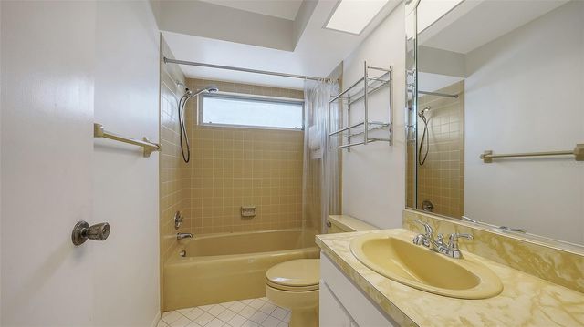 2839 RIVIERA DRIVE, Sarasota, FL 34232