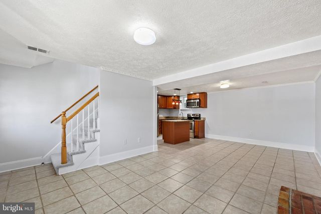 13724 LYNHURST DR, Woodbridge, VA 22193