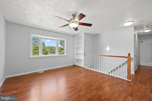 13724 LYNHURST DR, Woodbridge, VA 22193