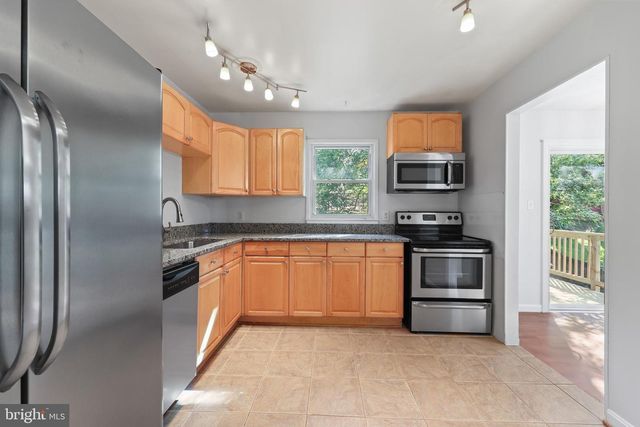 13724 LYNHURST DR, Woodbridge, VA 22193