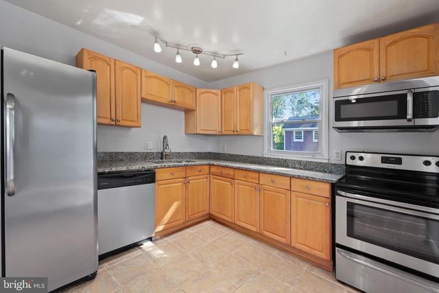 13724 LYNHURST DR, Woodbridge, VA 22193
