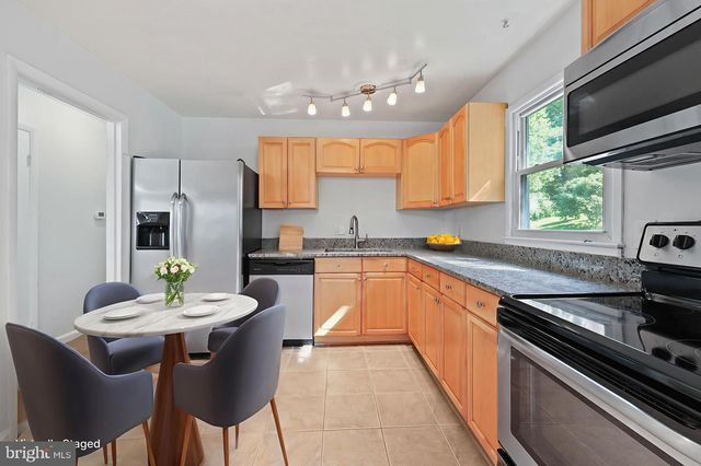 13724 LYNHURST DR, Woodbridge, VA 22193