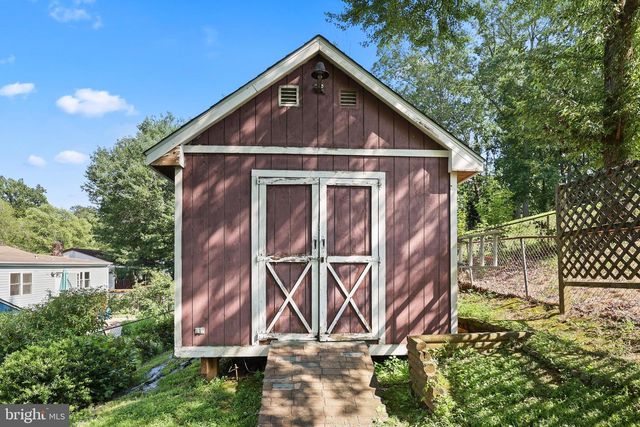 13724 LYNHURST DR, Woodbridge, VA 22193