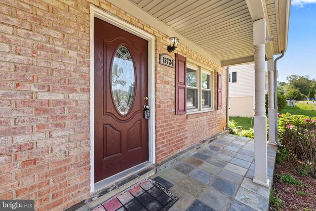 13724 LYNHURST DR, Woodbridge, VA 22193