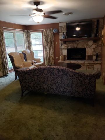 605 Cardinal Dr, Kerrville, TX 78028