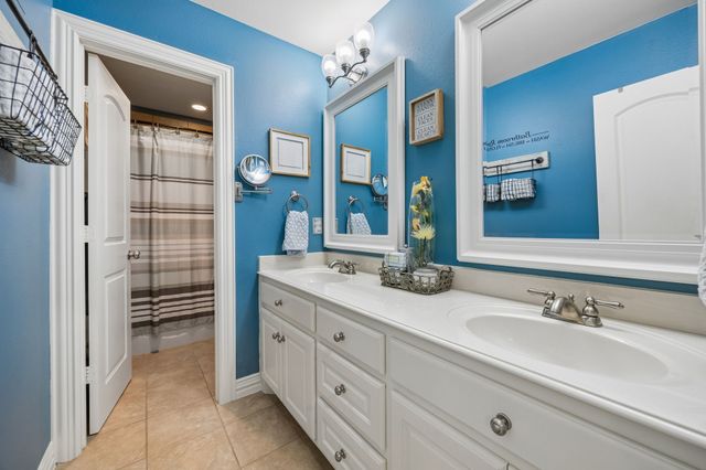 2585 Wincrest Drive, Rockwall, TX 75032