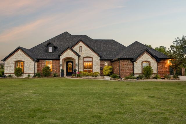 2585 Wincrest Drive, Rockwall, TX 75032