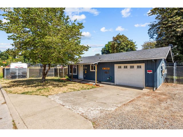 402 Sw IVY Rd, Estacada, OR 97023