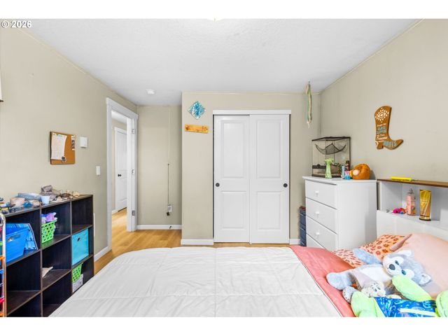 402 Sw IVY Rd, Estacada, OR 97023