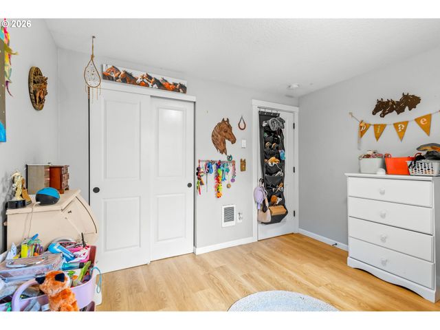 402 Sw IVY Rd, Estacada, OR 97023