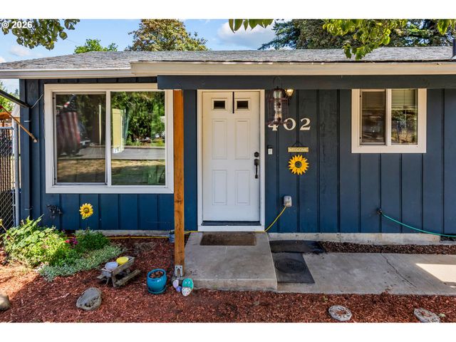 402 Sw IVY Rd, Estacada, OR 97023