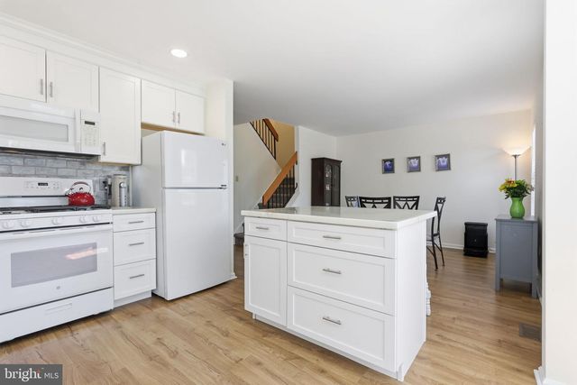 64 QUINCE CIR, Newtown, PA 18940