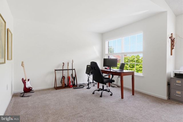 64 QUINCE CIR, Newtown, PA 18940