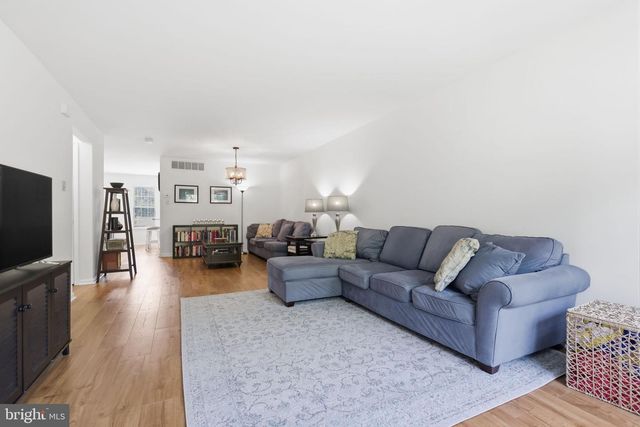 64 QUINCE CIR, Newtown, PA 18940