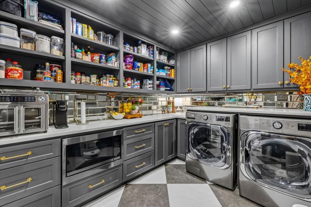 12810 Fisher Drive, Mont Belvieu, TX 77523