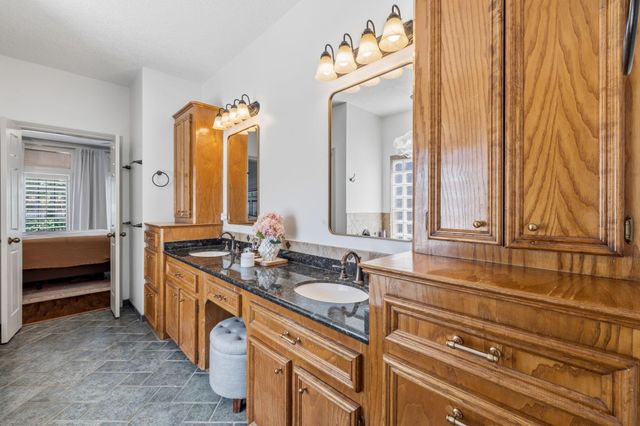 12810 Fisher Drive, Mont Belvieu, TX 77523