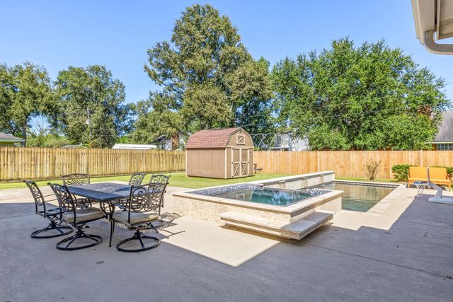 12810 Fisher Drive, Mont Belvieu, TX 77523