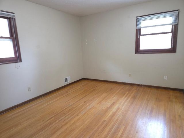 4076 Ensign Avenue N, New Hope, MN 55427