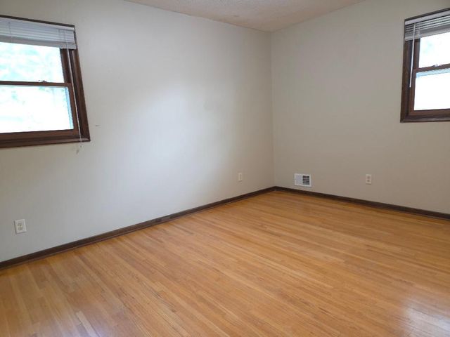 4076 Ensign Avenue N, New Hope, MN 55427