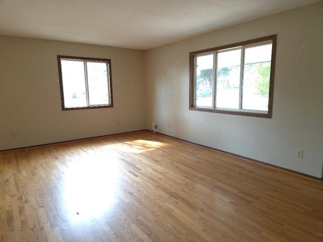 4076 Ensign Avenue N, New Hope, MN 55427