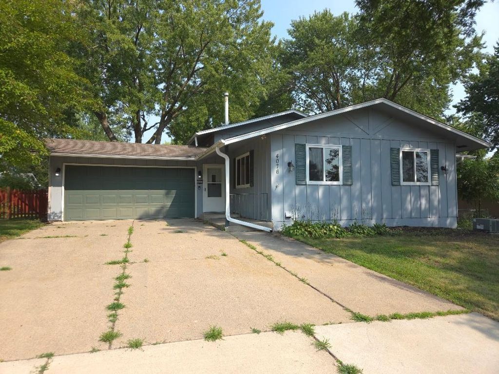 4076 Ensign Avenue N, New Hope, MN 55427