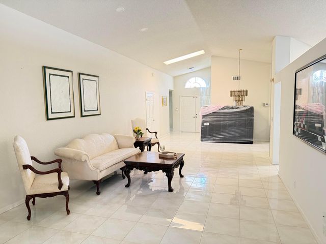 9706 Harbour Lake Circle, Boynton Beach, FL 33437