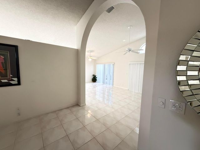 9706 Harbour Lake Circle, Boynton Beach, FL 33437
