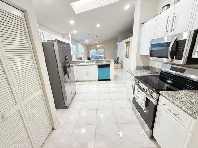 9706 Harbour Lake Circle, Boynton Beach, FL 33437