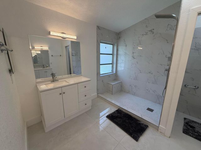 9706 Harbour Lake Circle, Boynton Beach, FL 33437
