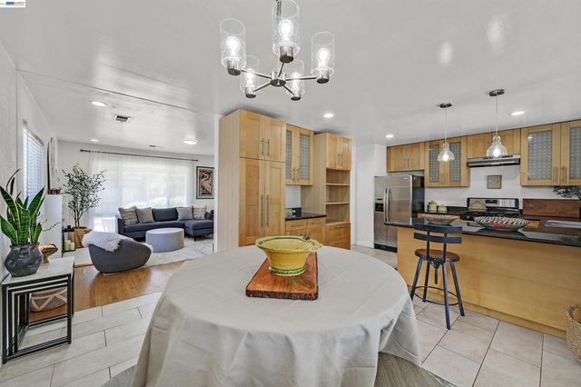 2343 Galway Rd, San Pablo, CA 94806