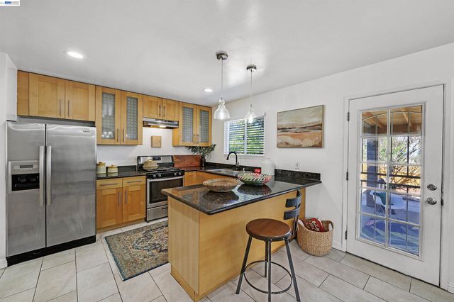 2343 Galway Rd, San Pablo, CA 94806